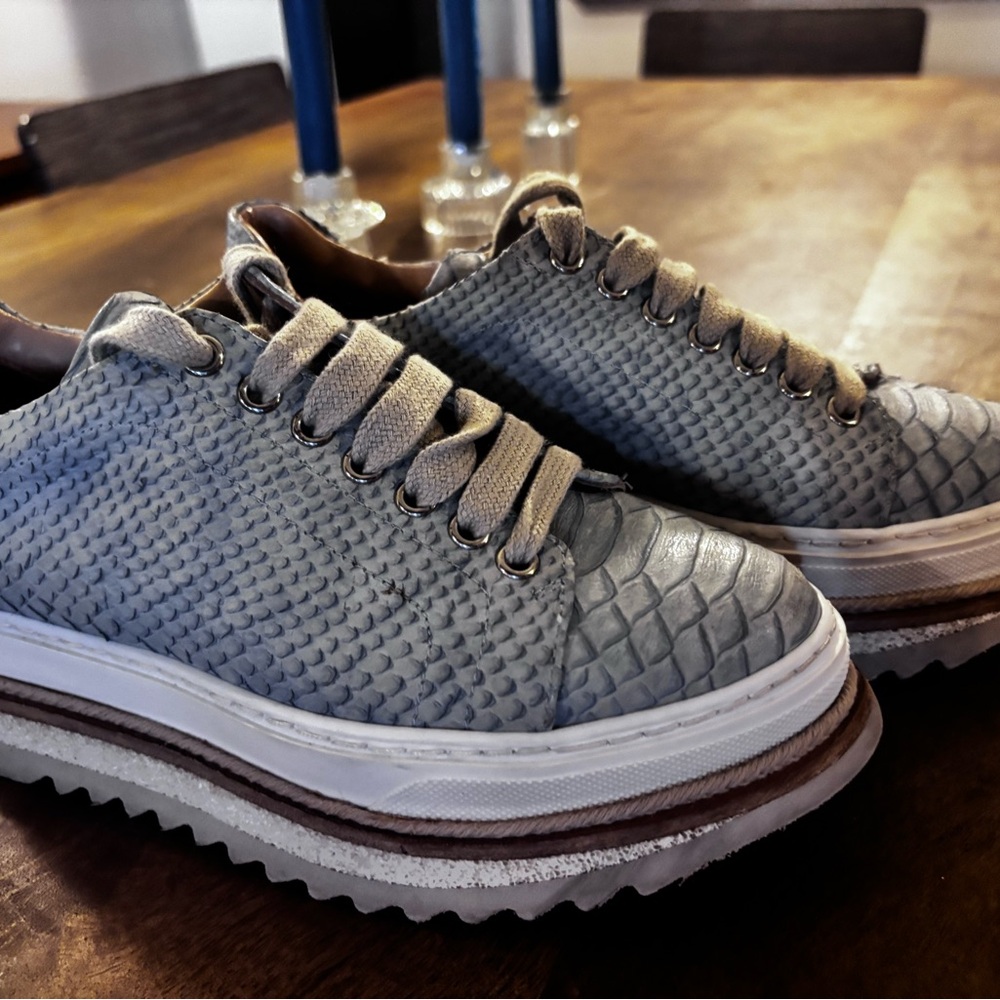 Laura Bellariva snakeskin embossed platform sneakers size 36